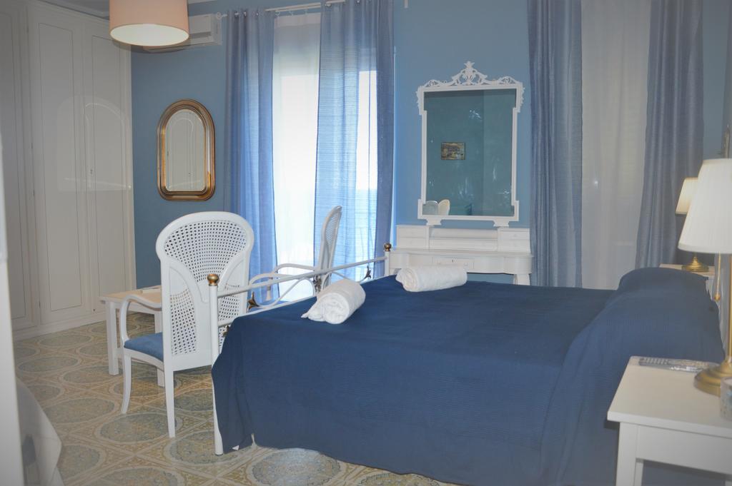 B&B A Due Passi Dal Mare ตาออร์มินา ภายนอก รูปภาพ
