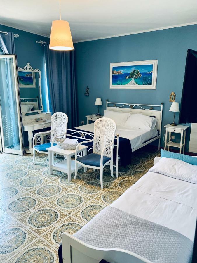 B&B A Due Passi Dal Mare ตาออร์มินา ภายนอก รูปภาพ